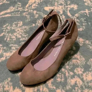 Chinese laundry Always Yours ankle strap wedge faux suede heels 7.5 NWOB